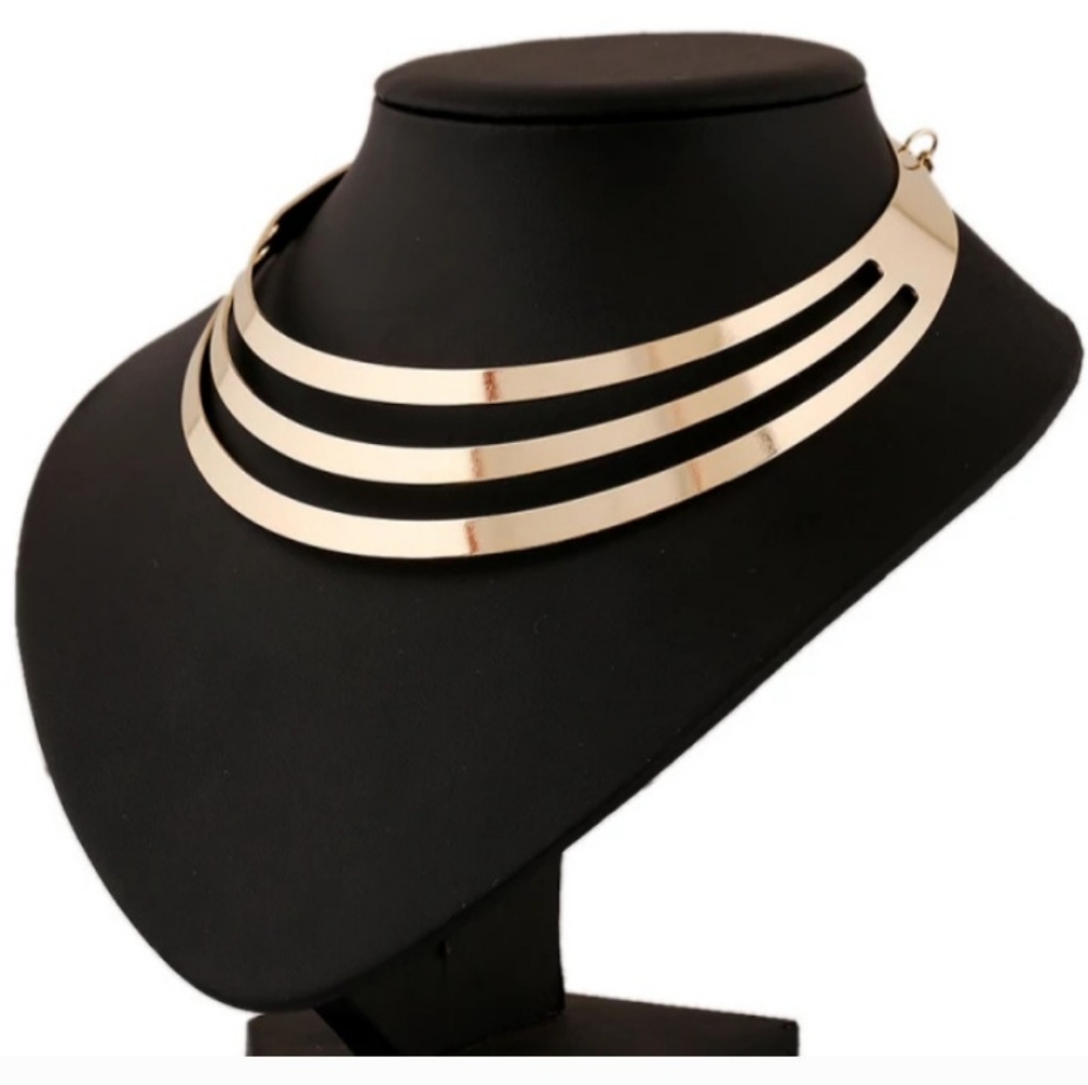 NECKLACE - Picture 2 of 5